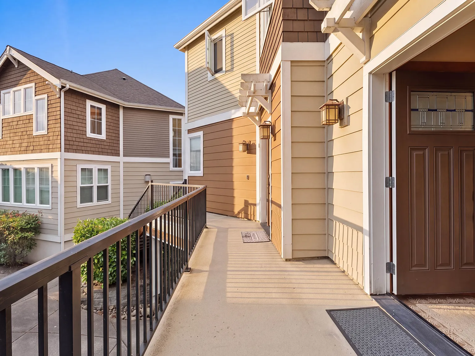 2 bed, 2.5 bath, 1232 sqft, $3,350 — Photo 4