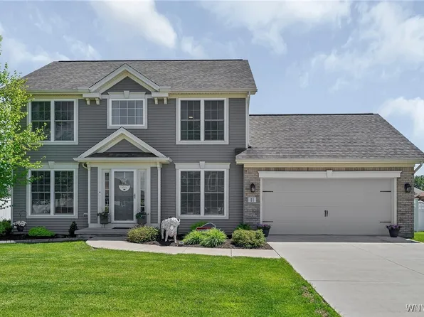 11 Garnet Dr, Buffalo, NY 14227