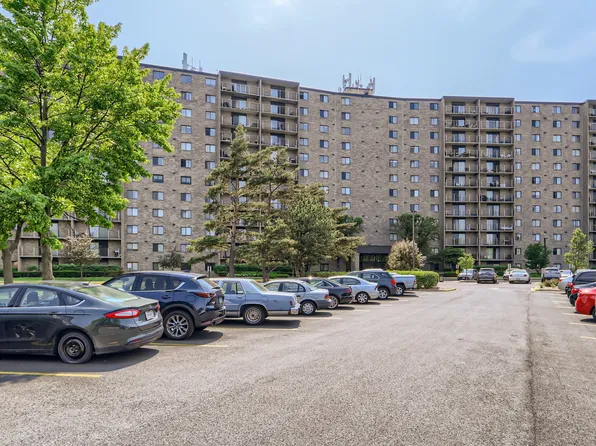 6340 Americana Dr APT 1106, Willowbrook, IL 60527