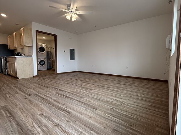 2nd image of 822 Kennedy St #205
