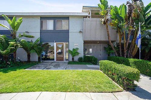 Wavecrest/Lanai Apartments Photo 1