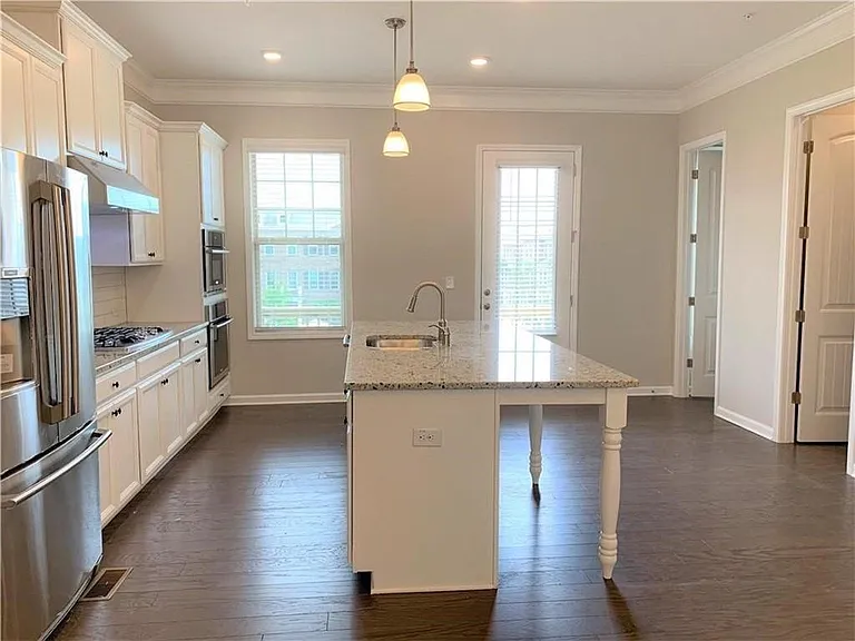 404 Caravelle Walk — Photo 8