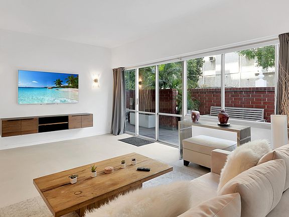 4th image of 7135 Hollywood Blvd APT 103