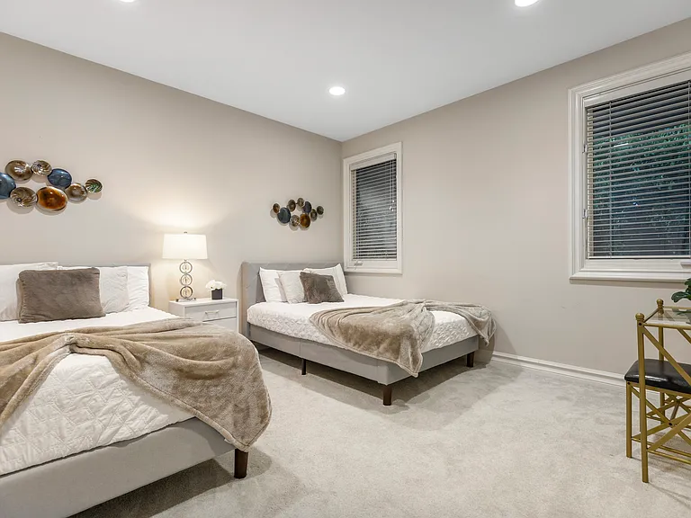 2261 Liane Ln — Photo 30