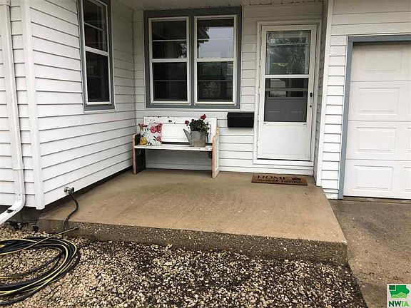 2nd image of 430 S Lynn Dr