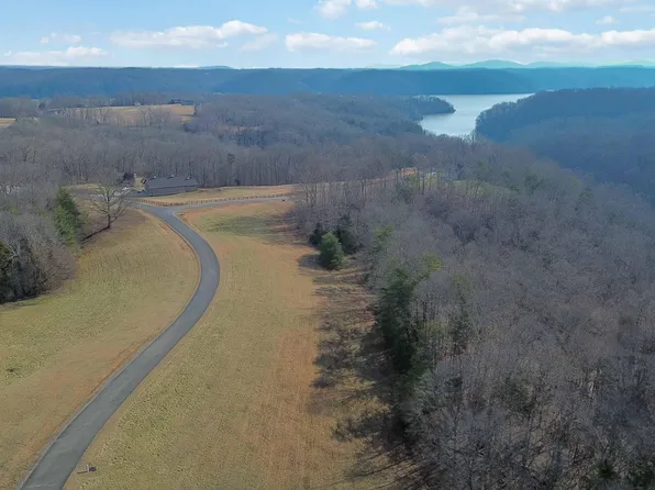 2 Hickory Point Dr, Monticello, KY 42633