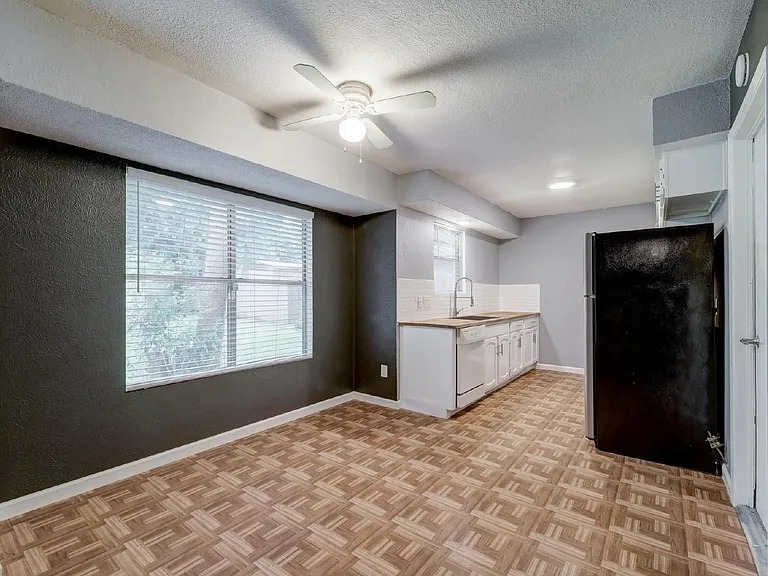 5010 Joshua Ct — Photo 8