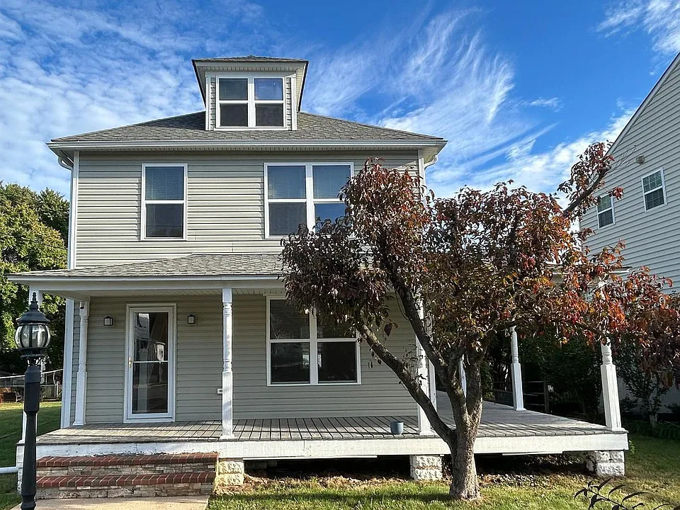 2605 Maple Ave