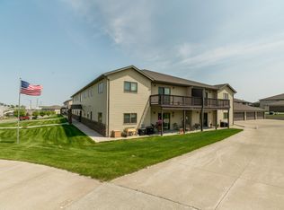 3401 Sharloh Pl UNIT 6, Bismarck, ND 58501