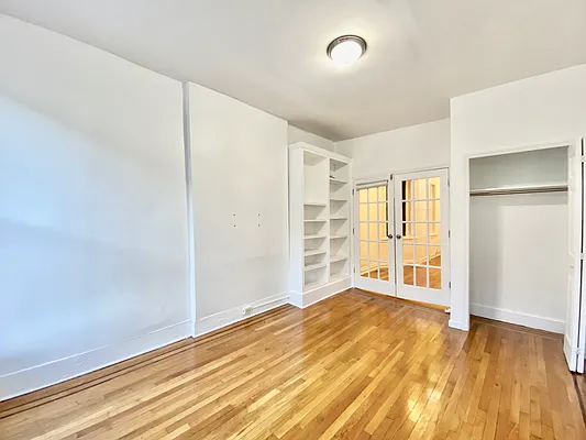 Rented by Bond New York | media 9