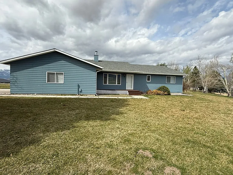 1687 Simpson Ln — Photo 7