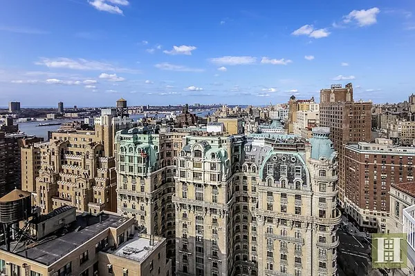 Rented by Halstead Real Estate | media 37