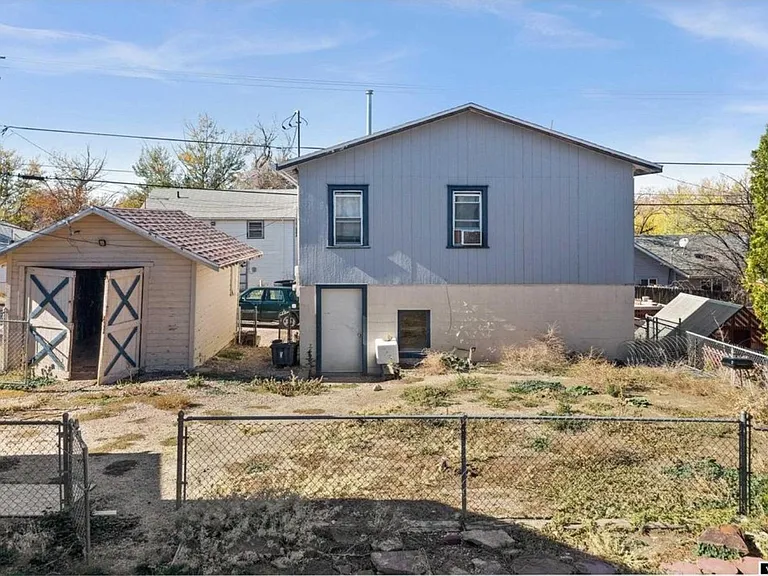 1020 S Jackson St — Photo 27