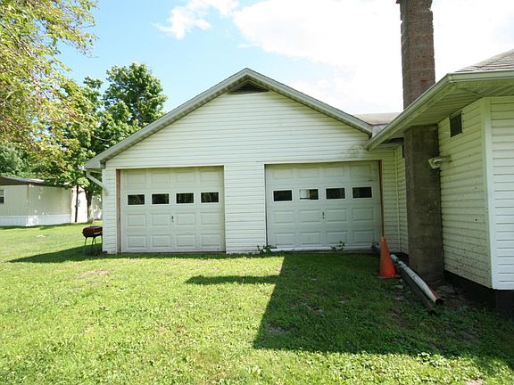 3rd image of 774 Lakeland Dr