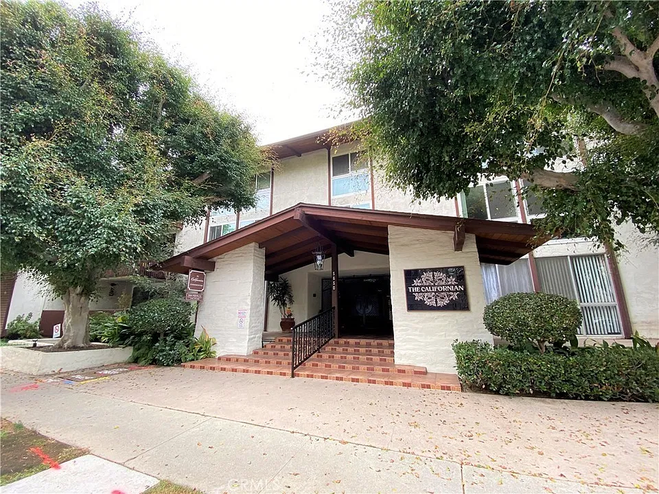5650 Sumner Way #203
