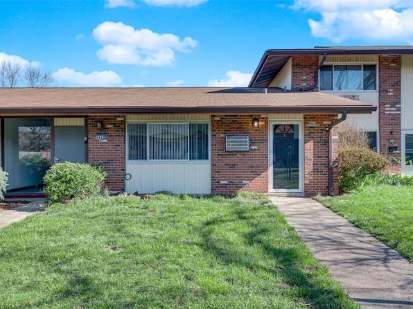 7410 Hazelcrest Dr APT D, Hazelwood, MO 63042