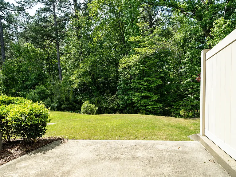 226 Daymire Glen Ln — Photo 35