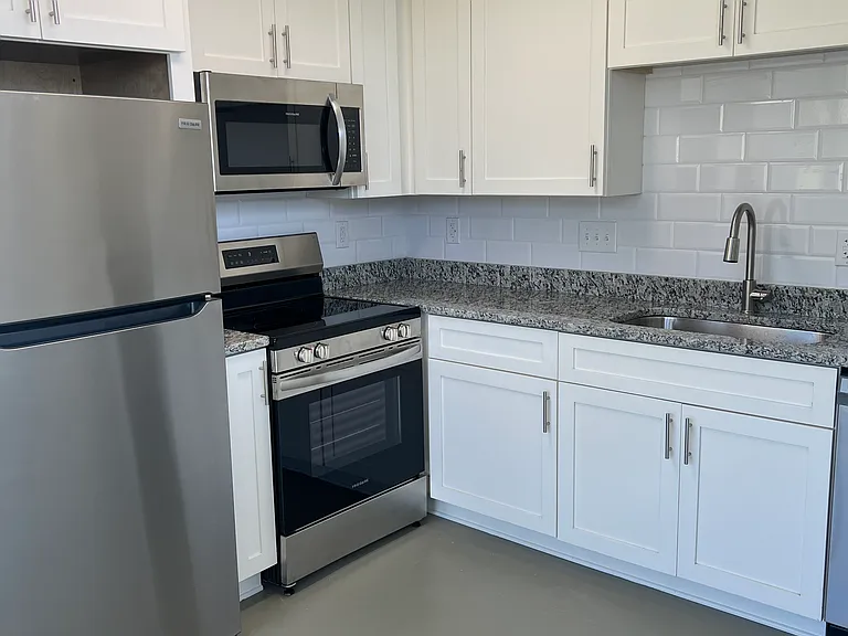 Pulaski Lofts — Photo 104