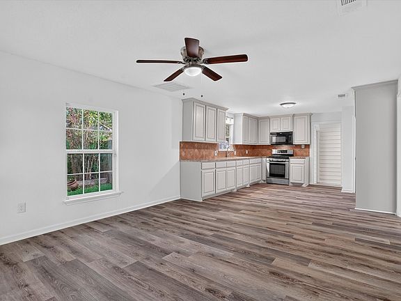 5th image of 805 Houston St