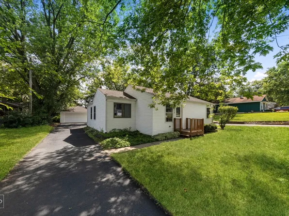 8313 Ramble Rd, Wonder Lake, IL 60097