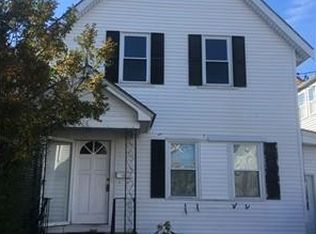 208 Mount Hope St #2, Lowell, MA 01854