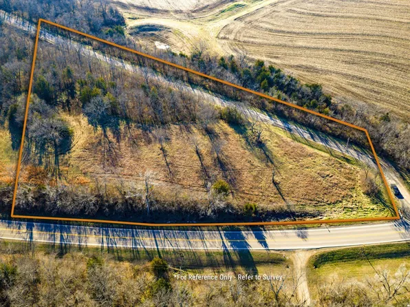 800 SE Stanley Rd, Tecumseh, KS 66542