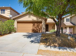 694 W Amber Sun Dr, Green Valley, AZ 85614
