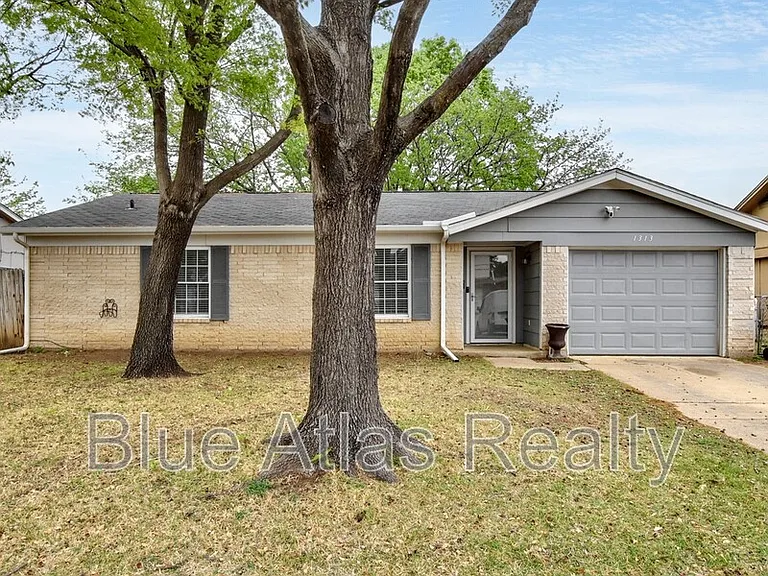 1313 Monaco Dr — Photo 22