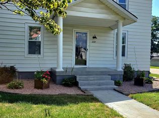 209 Smith St, Ursa, IL 62376