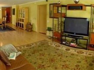 29W707 Waverly Ave, Warrenville, IL 60555