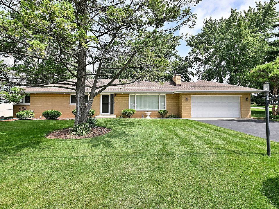 1st image of 16W650 87th St
