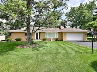 16W650 87th St, Willowbrook, IL 60527