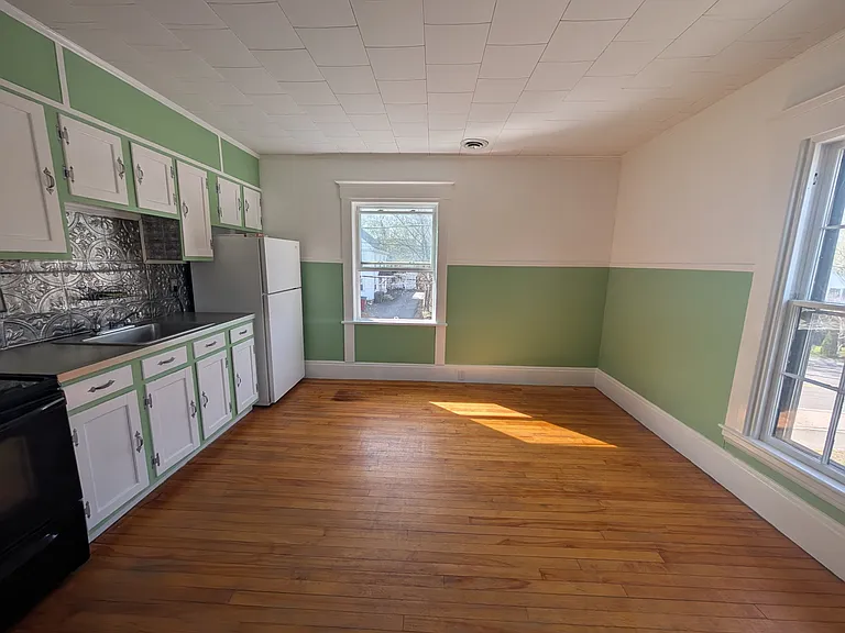 Brunswick Ave — Photo 28