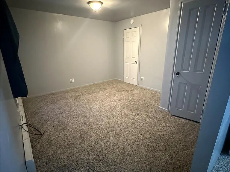 840 W Walnut St — Photo 29