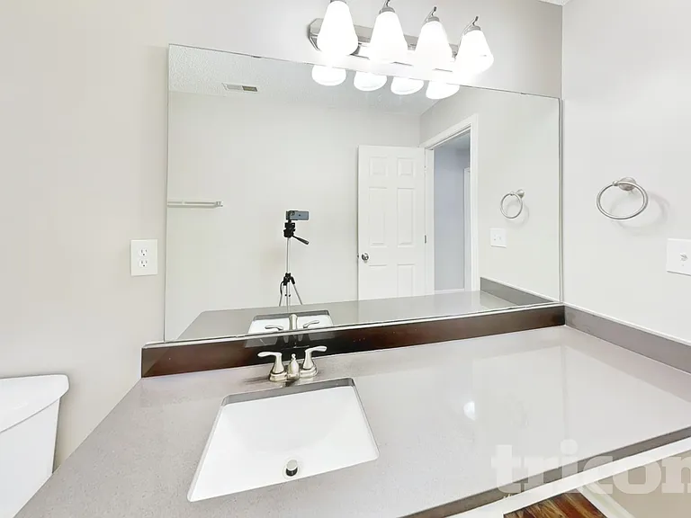 2208 Ballingarry Dr — Photo 13