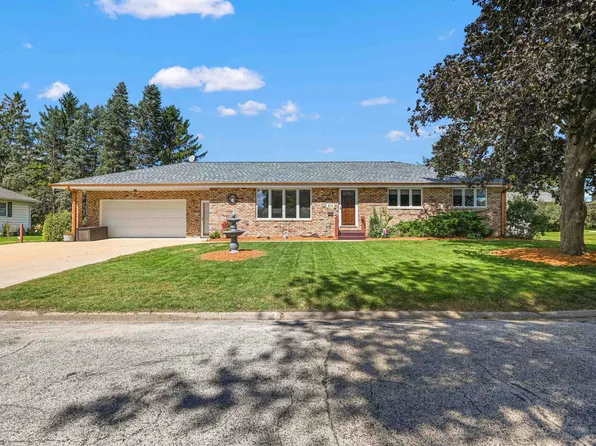 816 Vine St, Maquoketa, IA 52060