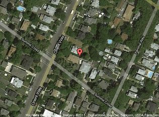 77 Grayson Pl, Teaneck, NJ 07666
