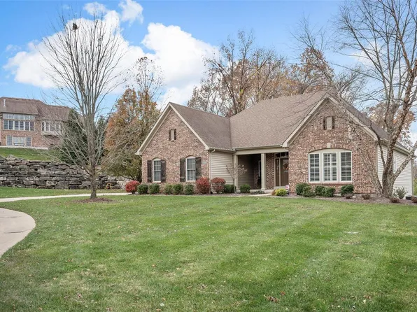 9815 Grandview Lake Ct, Saint Louis, MO 63127