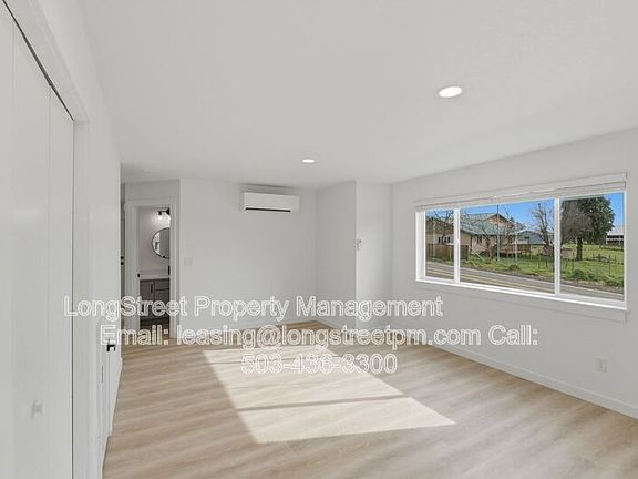 4th image of 838 S 19th St