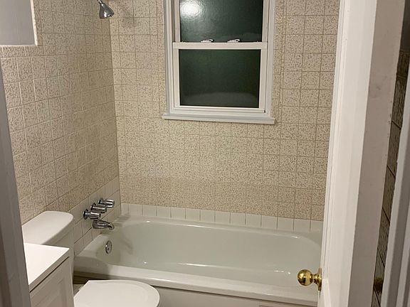 5th image of 4741 Meade St