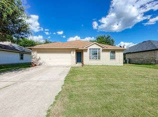 104 Edison Dr, Hutto, TX 78634