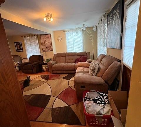 3rd image of 407 W Main St