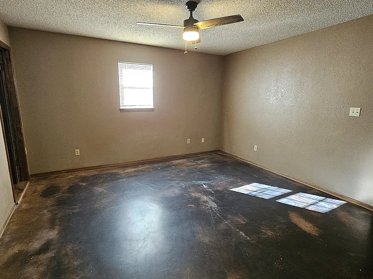 1436 Savannah Cir — Photo 8