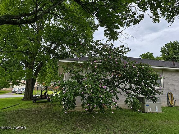 5th image of 402 Oliver Dr