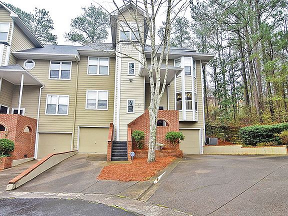 5th image of 410 Ivy Green Ln