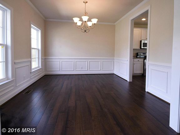 3rd image of 407 Tulip Poplar Ln
