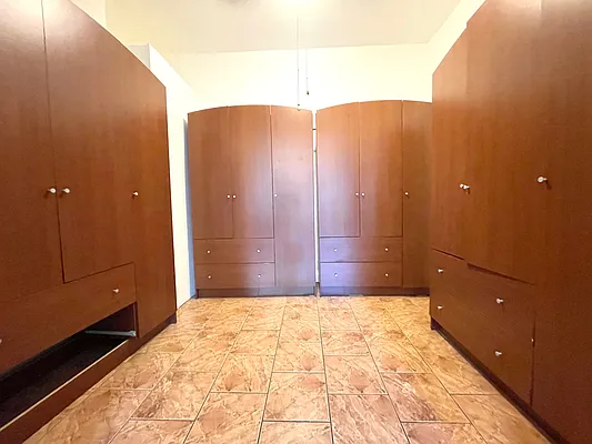 Rented by Astoria Realty | media 29