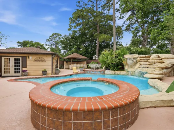 7010 River Mill Dr, Spring, TX 77379