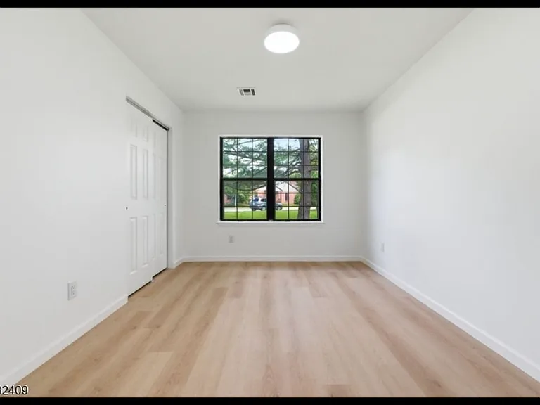 Daniel Ct — Photo 3