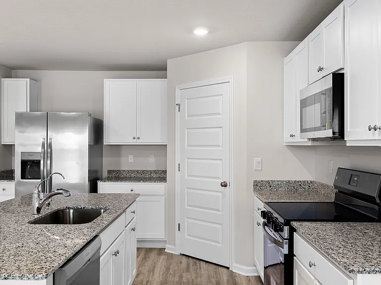 7337 Morningside Dr — Photo 10